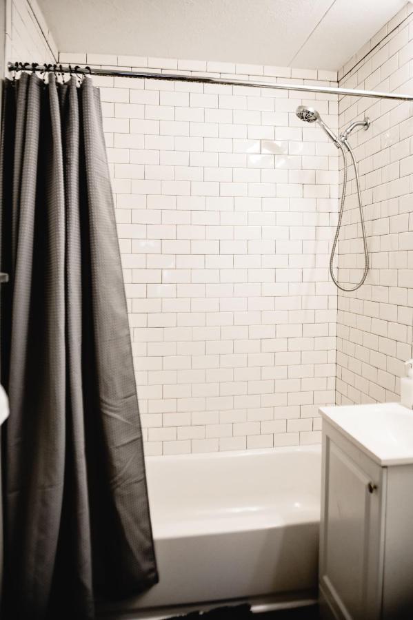Urban Cottage: Homey & Convenient Ferienhaus Huntington