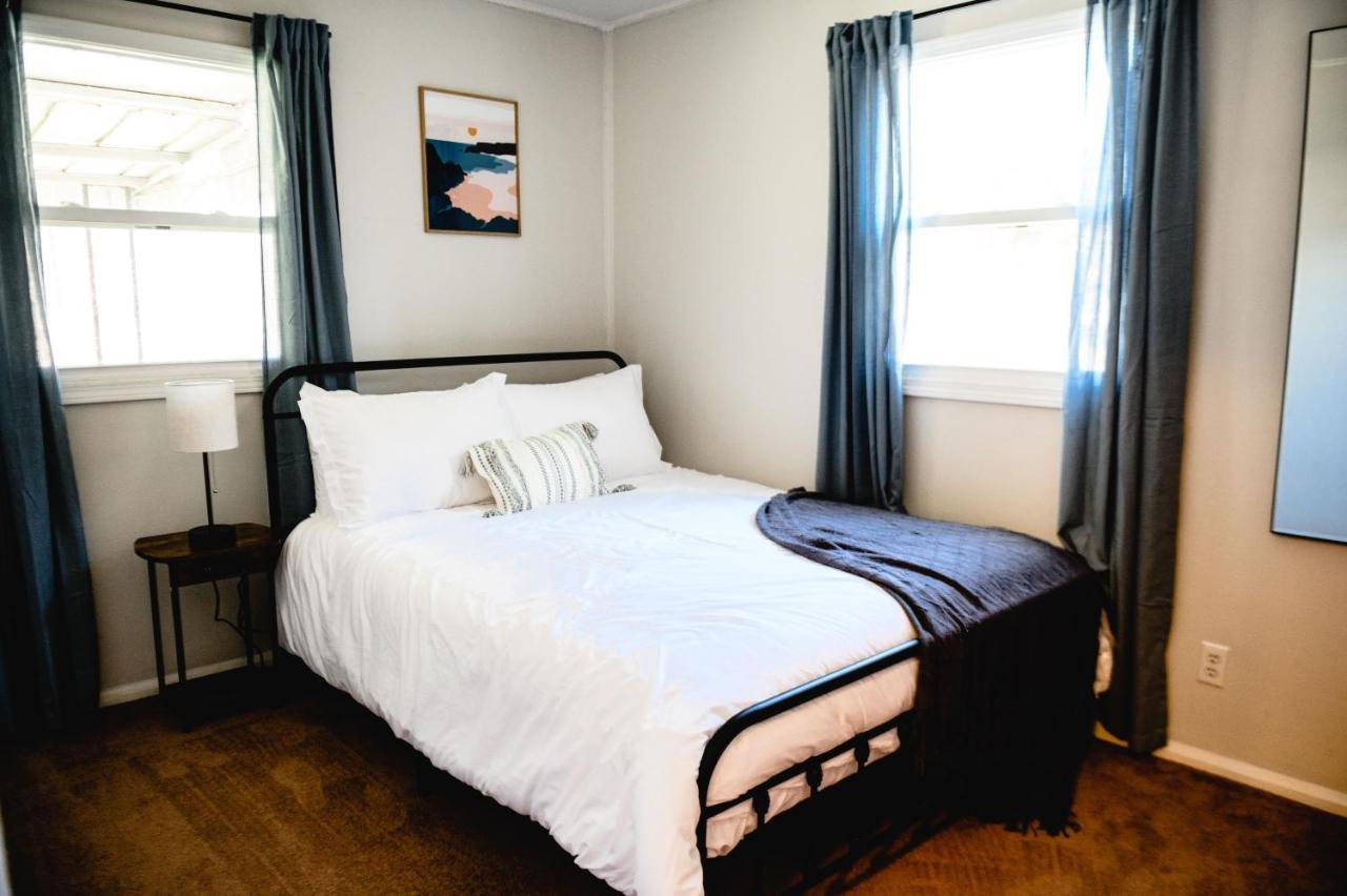 Urban Cottage: Homey & Convenient
